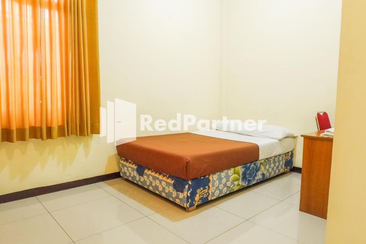 Grand Kembar Hotel Mitra Reddoorz Bandung Zewnętrze zdjęcie