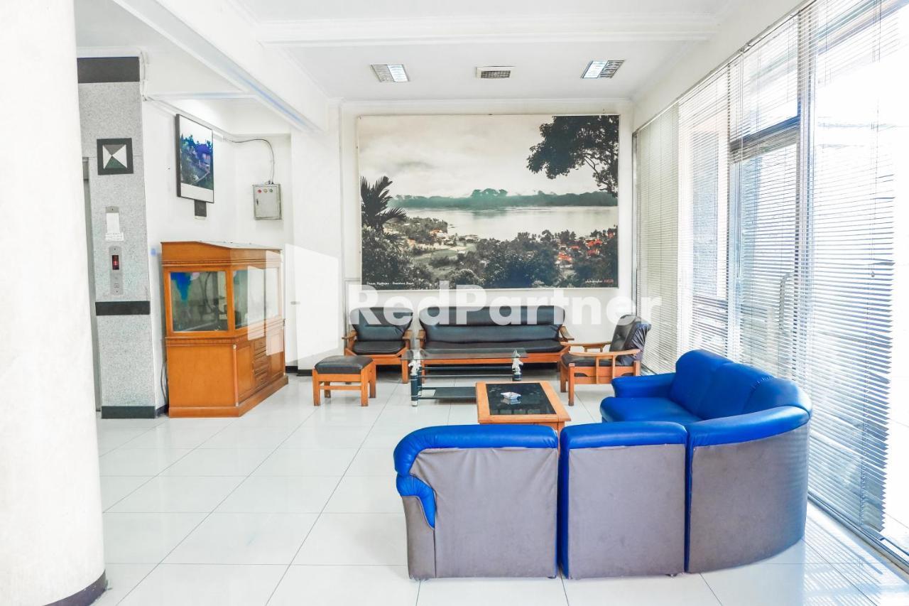 Grand Kembar Hotel Mitra Reddoorz Bandung Zewnętrze zdjęcie