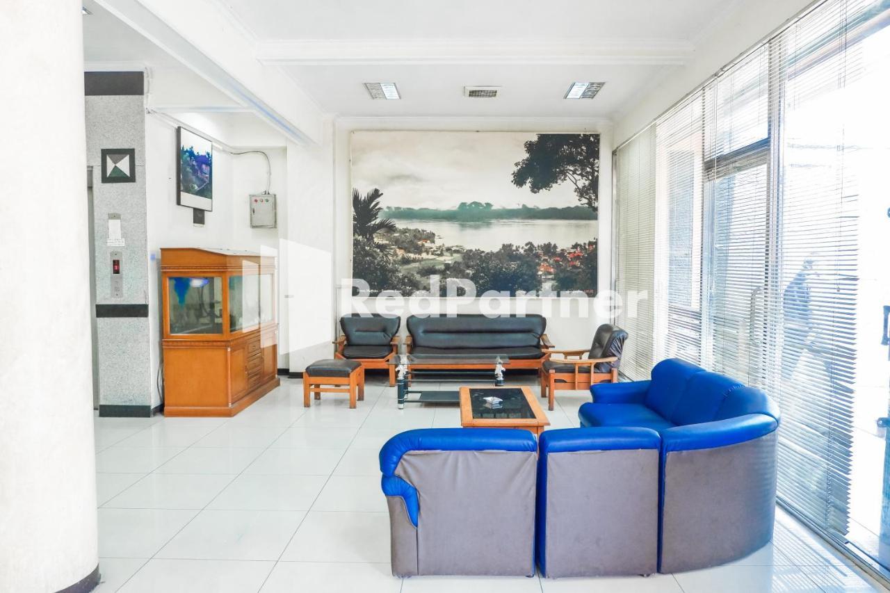 Grand Kembar Hotel Mitra Reddoorz Bandung Zewnętrze zdjęcie