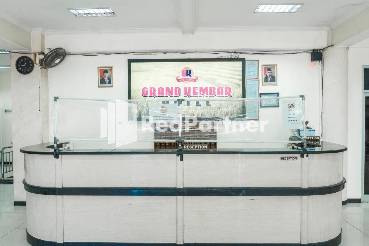 Grand Kembar Hotel Mitra Reddoorz Bandung Zewnętrze zdjęcie
