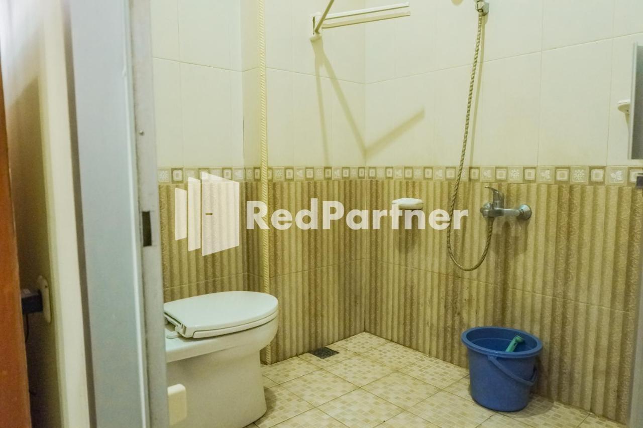 Grand Kembar Hotel Mitra Reddoorz Bandung Zewnętrze zdjęcie